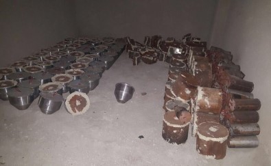 Sultan Murat Tümeni Teröristlerin Depolarını İmha Etti