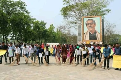 Bangladeşli Öğrencilerden Özel Şart Kontenjanına Protesto