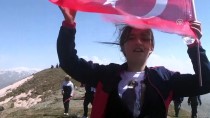 YÜKSEKOVA DEVLET HASTANESİ - Hakkari'de Zeytin Dalı Harekatı'na destek yürüyüşü