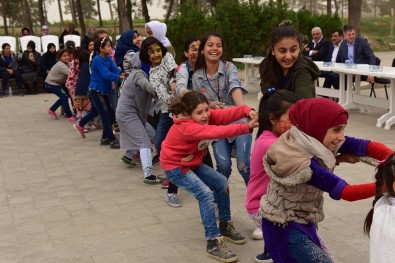 Suriyeli Yetim Çocuklar Doyasıya Eğlendi