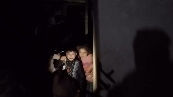 YPG/PKK'nın sığınak kapısında vurduğu sivillerin dehşet anları