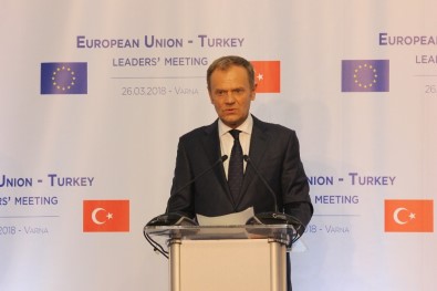 AB Konseyi Başkanı Tusk Açıklaması 'Türkiye'nin Darbe Girişimi Sırasındaki Olaylardan Büyük Zarar Gördüğünü Biliyoruz'