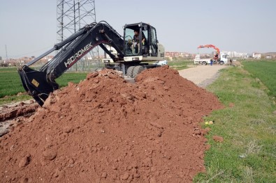 Aksaray'da Kanalizasyon Ve Yol Açma Çalışması