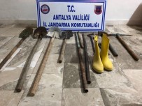 KOZAĞACı - Antalya'da Kaçak Kazı Yapan 5 Kişi Yakalandı