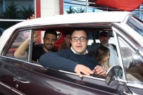 DOWN SENDROMLULAR GÜNÜ - Konya'da Özel Gençlere Klasik Otomobillerle Nostalji Turu