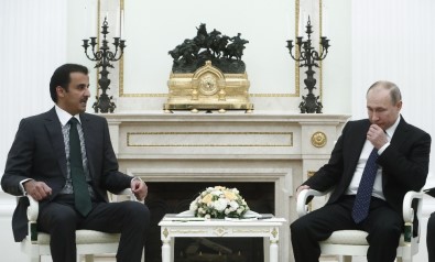 Putin Ve Katar Emiri Moskova'da Bir Araya Geldi