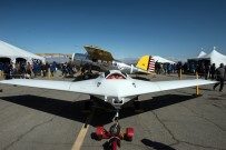 VIETNAM SAVAŞı - Savaş uçakları görücüye çıktı