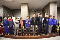 SERDİVAN BELEDİYESİ - Serdivan'daki Kralların Oyununa Yoğun İlgi