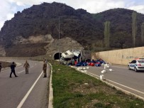 Sivas'ta Tır Devrildi Açıklaması 1 Yaralı