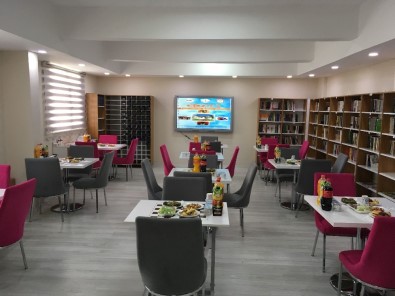 Yıldızeli'nde 'Kitap Cafe' Açıldı