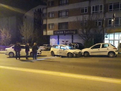 Ankara'da Uyuşturucu Satıcıları Kovalamaca Sonucu Yakalandı
