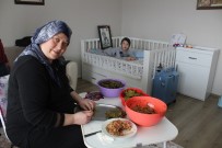 SEREBRAL PALSİ HASTASI - Elleri Öpülesi Anneye Mehmetçik'ten 'Sarma' Desteği
