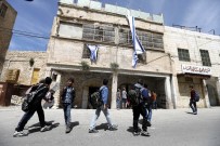 YAHUDI - İsrail Güçleri, El Halil'de Filistinlilere Ait 2 Evi İşgal Etti