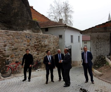 Kaymakam Alkan Restorasyon Çalışmalarını İnceledi