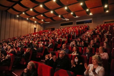 Münir Özkul Dünya Tiyatrolar Günü'nde Unutulmadı