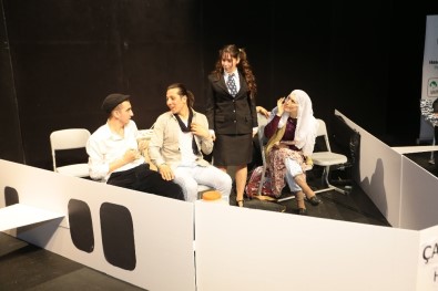 Perde, 'Engelsiz' Sanat İçin Açıldı