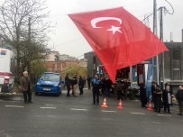 KANDIL GECESI - Şehit Uzman Çavuş Samet Tokur'un İstanbul'daki Baba Ocağına Ateş Düştü