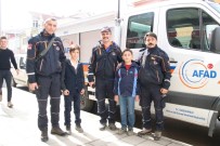 ADEM KELEŞ - 3 Ayrı Depremin Meydana Geldiği Gölyaka'da Okullar Tatil Edildi