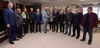 KOCAELİ VALİSİ - Başkan Karaosmanoğlu, Serdar Mahallesi Muhtarı Ve Sakinlerini Ağırladı