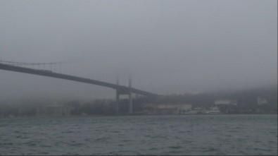 İstanbul Boğazı'nda Gemi Trafiğine Sis Engeli