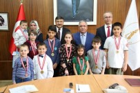 ALİŞAN - Kitap Kurtları Ödüllendirildi