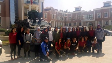 Lise Öğrencilerden Özel Harekata Ziyaret