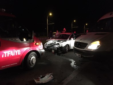 Malatya'da 3 Araç Birbirine Girdi Açıklaması 4 Yaralı