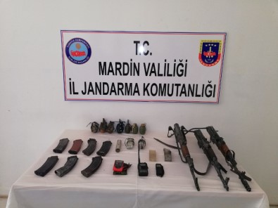 Mardin'de Silah Ve Patlayıcı Ele Geçirildi