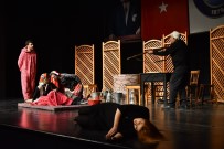 ŞEHİR TİYATROSU - Salihli 'Ustaların İzinde' İle Güldü