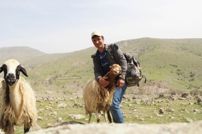 Sosyal Medyada Dikkat Çeken Çoban, İHA'ya Konuştu