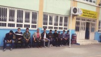 RAMAZAN AKSOY - Adıyamanlılar Vakfından Okula Oturma Bankı
