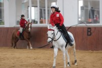 KIZ ÖĞRENCİLER - Geleceğin Atçı Kadınları Burada Yetişiyor