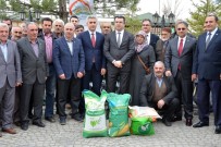 FİKRİ IŞIK - Gümüşhane'de Çiftçilere 102,3 Ton Yem Bitkisi Tohumu Dağıtıldı