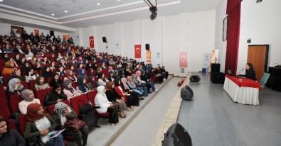 NEÜ'de Öğretmen Adaylarına 'STEM' Eğitimi Anlatıldı
