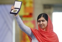BENAZIR BUTTO - Taliban'nın Vurduğu Nobel Ödüllü Malala Ülkesine Dönüyor