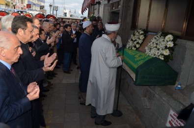 Trabzon Ticaret Borsası Eski Başkanı Köleoğlu Son Yolculuğuna Uğurlandı