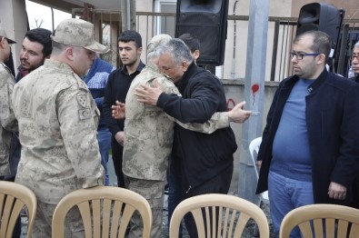 Jandarma Genel Komutanı Orgeneral Çetin'den Afrin Şehidinin Ailesine Ziyaret