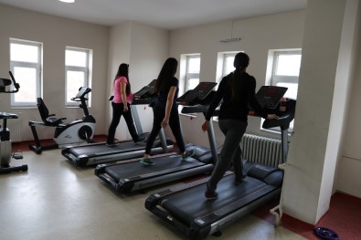 Varto'da Açılan Spor Merkezine Kadınlardan Yoğun İlgi