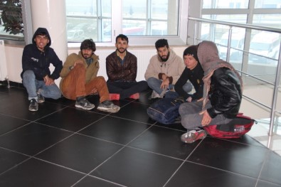 Erzurum Otogarı Kaçak Göçmenlerle Dolup Taştı