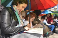 MİLLİ KÜTÜPHANE - Rengarenk Şemsiyelerin Altında Kitap Okudular