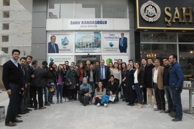 Van YYÜ Öğrencilerinden VATSO Adayı Kandaşoğlu'na Destek Ziyaret