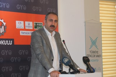 Adalet Bakanı Gül'den Pergel Örnekli Millilik Dersi
