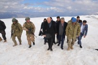 POLİS ÖZEL HAREKAT - Bakan Soylu, Yüksekova'da Askeri Üs Bölgelerini Ziyaret Etti