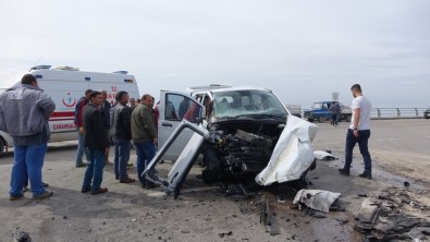 Çanakkale'de Trafik Kazası Açıklaması 1 Ölü, 4 Yaralı