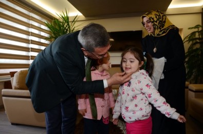 Down Sendromlu Çocuklardan Başkan Çetin'e Ziyaret
