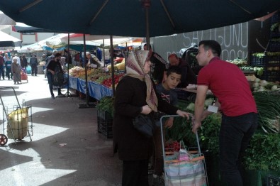 Gönüllü 6 Lise Öğrencisi Yardım Timi Kurdu, Yardım Edene Kadar Akla Karayı Seçti