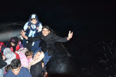 İzmir'de 161 Kaçak Göçmen Yakalandı