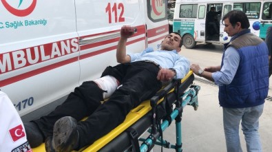 Sokak Ortasında Bıçaklanarak Yaralandı