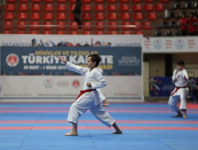 Türkiye Minikler Ve Yıldızlar Karate Şampiyonasının Açılışı Yapıldı