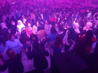 Almanya'da Düzenlenen Gecede Engellilere Yardım Eli Uzandı